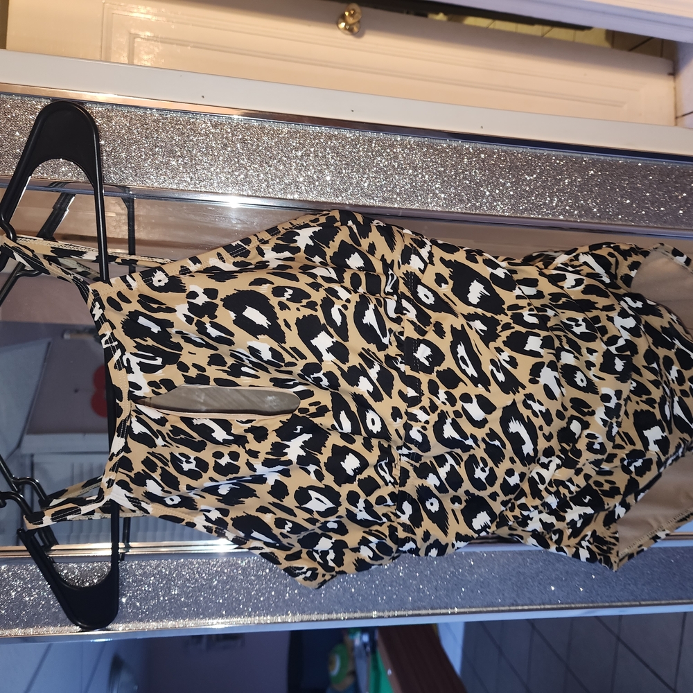 Leopard Print Sleeveless Top